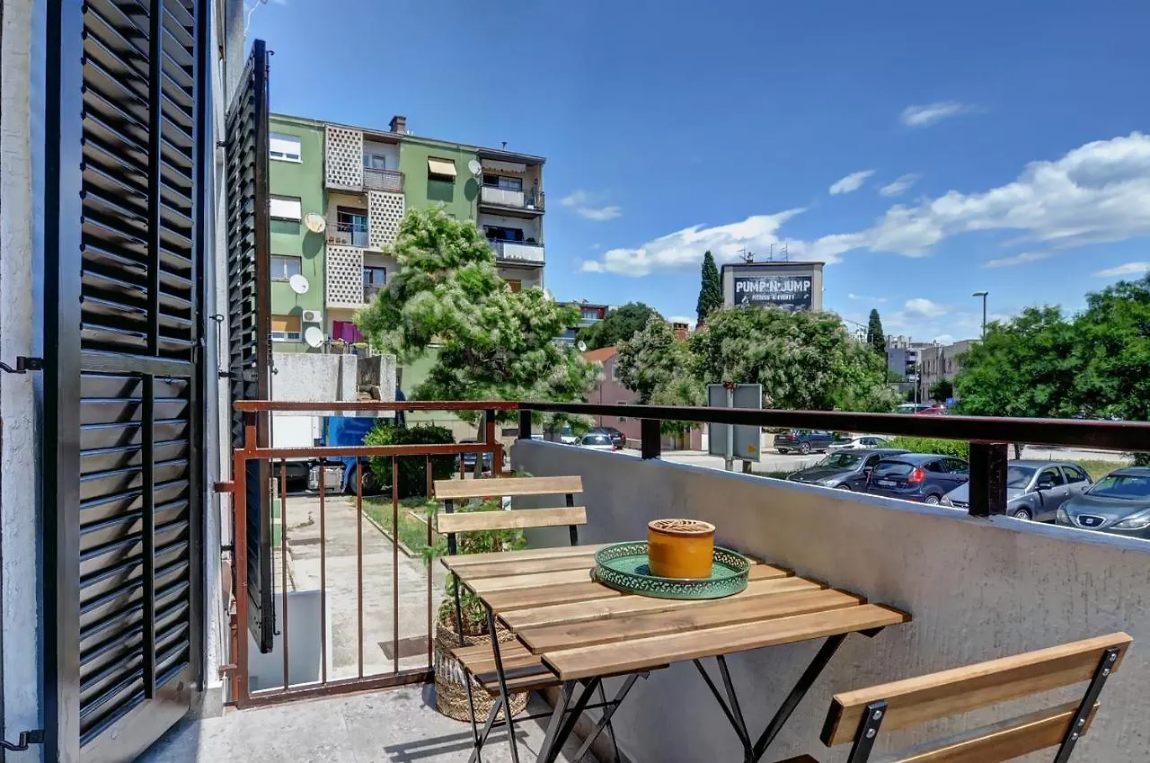 Centar Baba S Apartment Pula 0*,